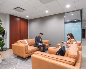 140 Person Coworking Desk