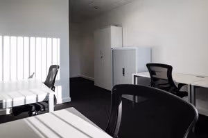 4 Person Private Office