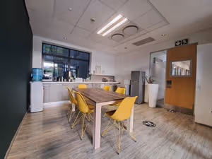 9 Person Private Office