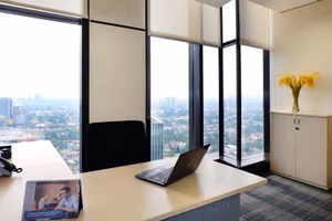 7 Person Private Office