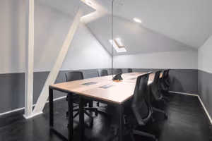 8 Person Coworking Desk