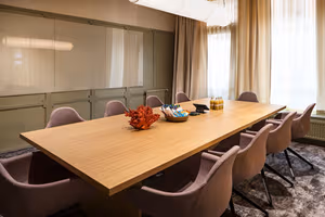 26 Person Private Office