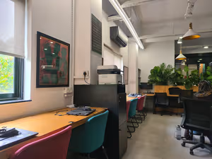 1 Person Coworking Desk