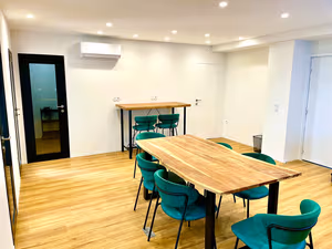 1 Person Private Office