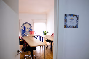 4 Person Coworking Desk