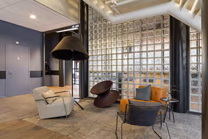 10 Person Private Office