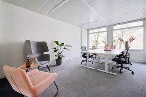 9 Person Private Office
