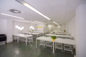 4 Person Coworking Desk