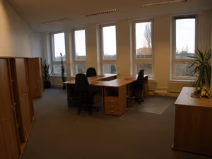 4 Person Private Office