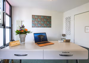 9 Person Private Office