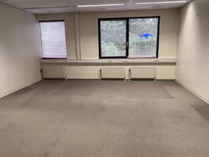 1 Person Private Office