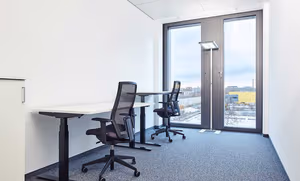 4 Person Private Office
