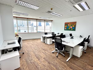 1 Person Coworking Desk