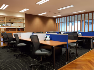 5 Person Coworking Desk