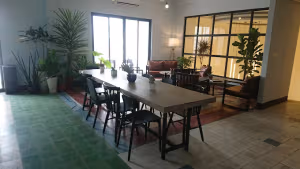 1 Person Coworking Desk