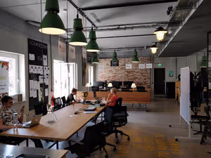 1 Person Coworking Desk