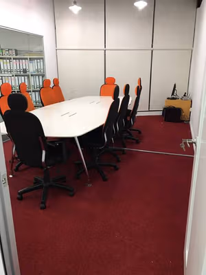 5 Person Shared Office