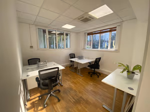 10 Person Private Office