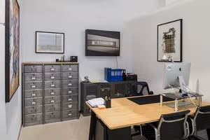 16 Person Coworking Desk