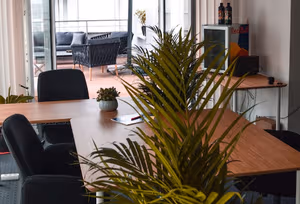 4 Person Coworking Desk