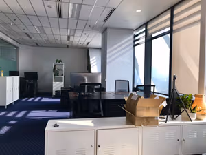 11 Person Private Office