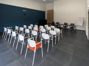 7 Person Private Office