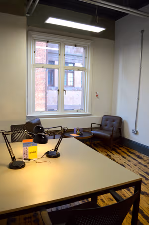 1 Person Coworking Desk
