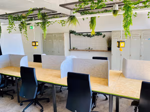 1 Person Private Office