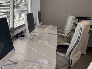 1 Person Shared Office