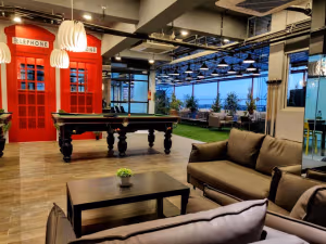 5 Person Coworking Desk