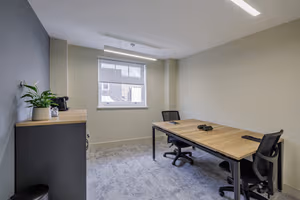 4 Person Private Office