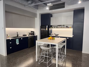 4 Person Shared Office