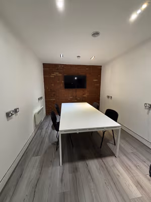 10 Person Private Office