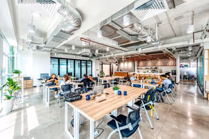 5 Person Coworking Desk