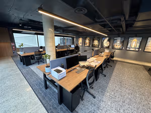 5 Person Shared Office