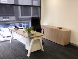 7 Person Sublet Office