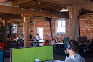 4 Person Coworking Desk