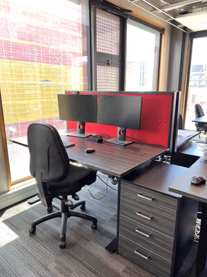 9 Person Coworking Desk