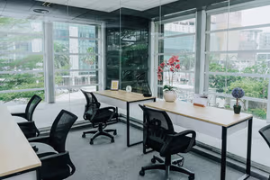 4 Person Private Office