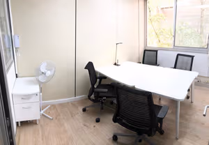 9 Person Private Office