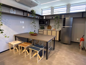 7 Person Coworking Desk