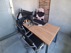 1 Person Coworking Desk