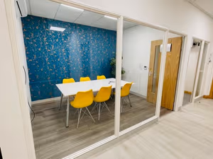 4 Person Coworking Desk