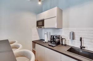 40 Person Private Office