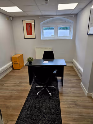 1 Person Private Office