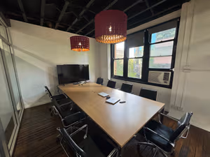 3 Person Shared Office