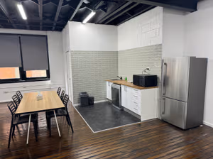 5 Person Shared Office