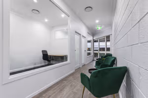 4 Person Shared Office