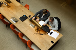 4 Person Coworking Desk
