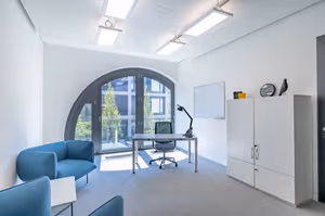 40 Person Private Office